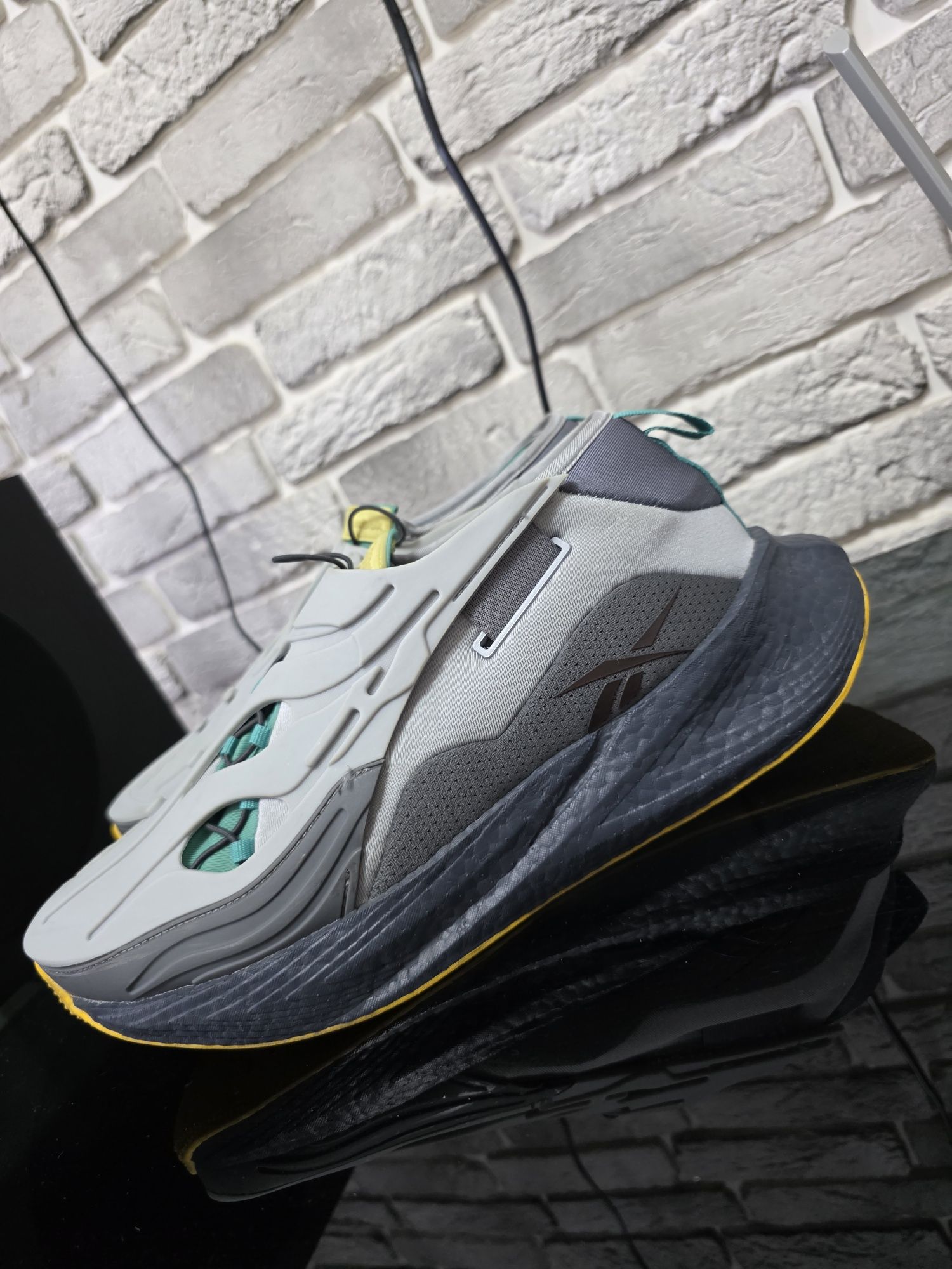 Оригинальные кроссы Reebok