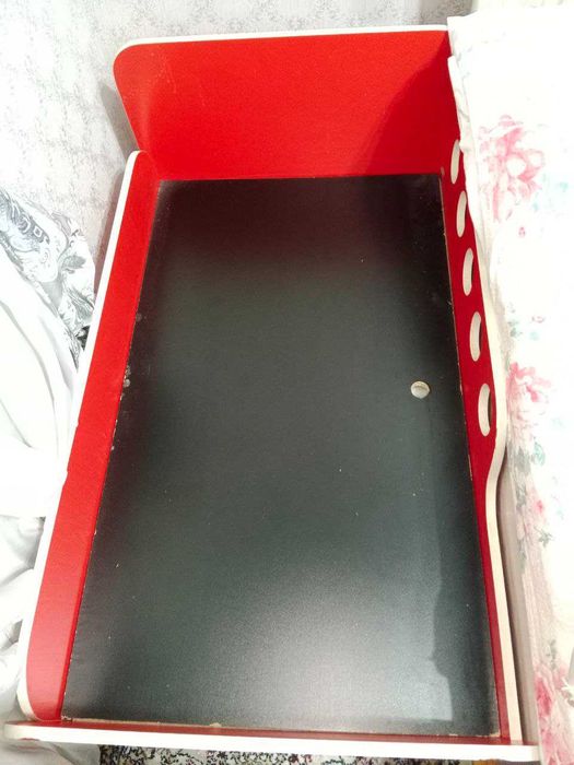 Продам Красная детская кроватка новая