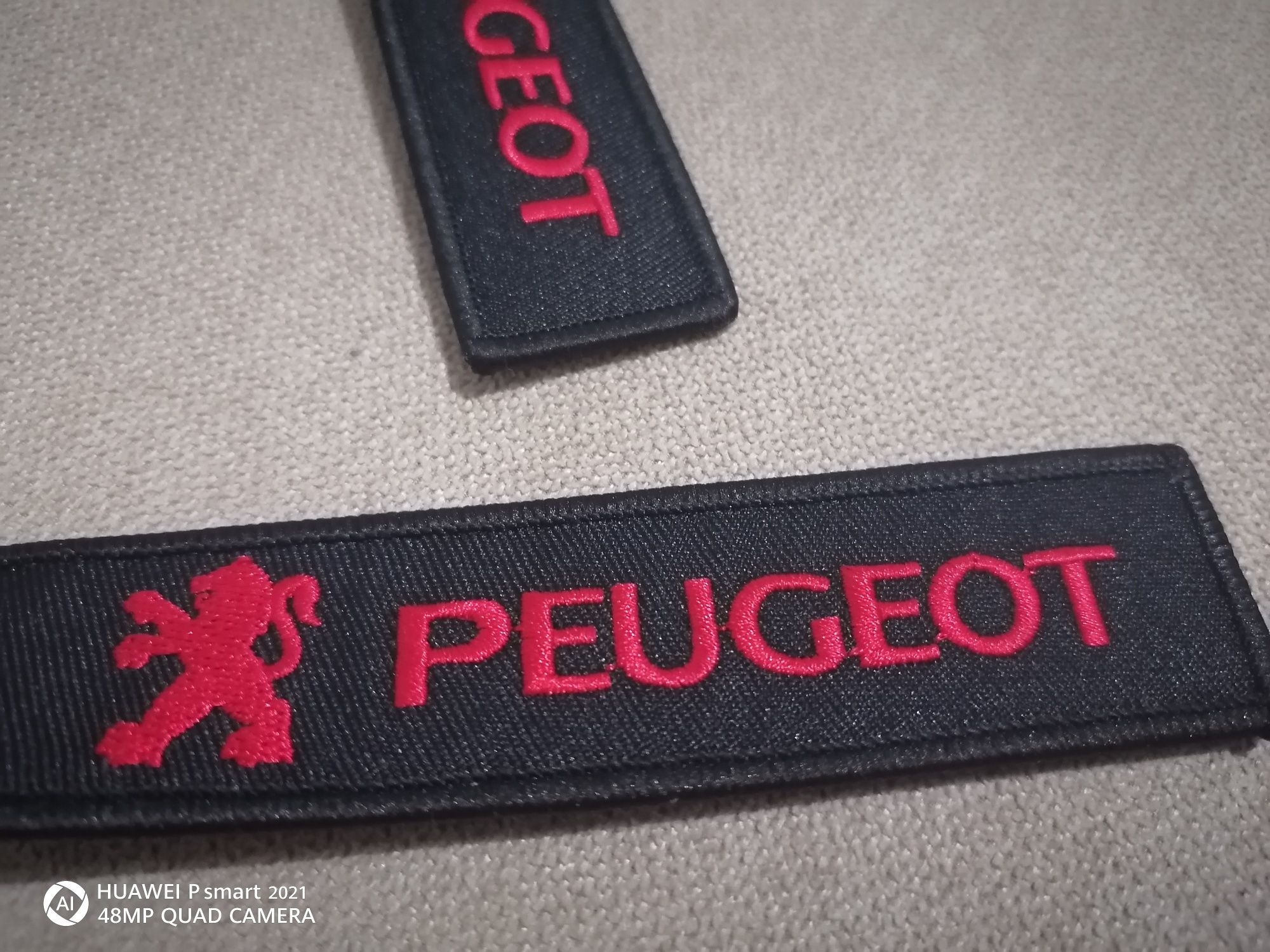 Продавам чисто нов ключодържател Пежо  PEUGEOT