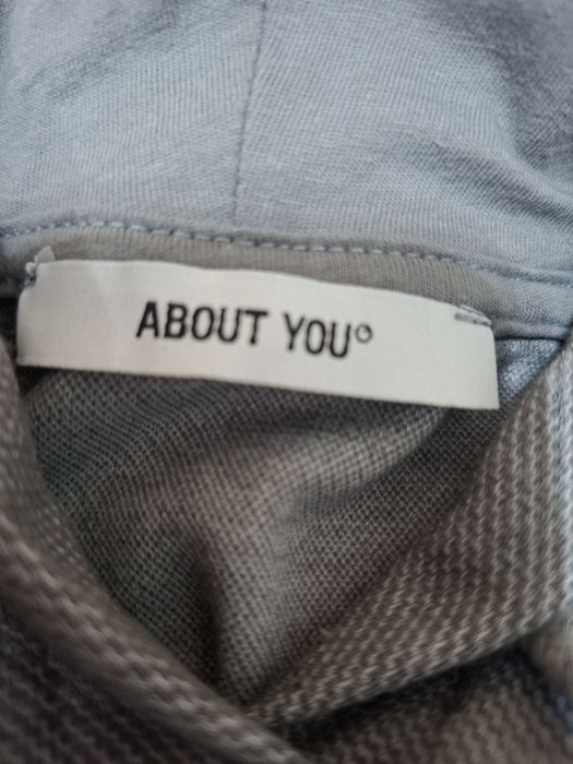 Лек суичер за момче светло сиво с качулка