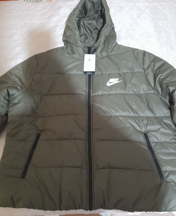 Оригинално ново дамско яке Nike XXL