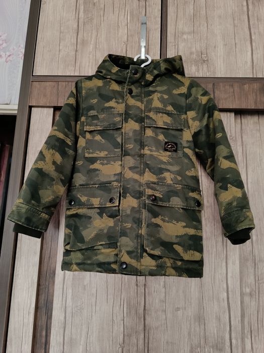 Продается утепленная куртка для мальчика