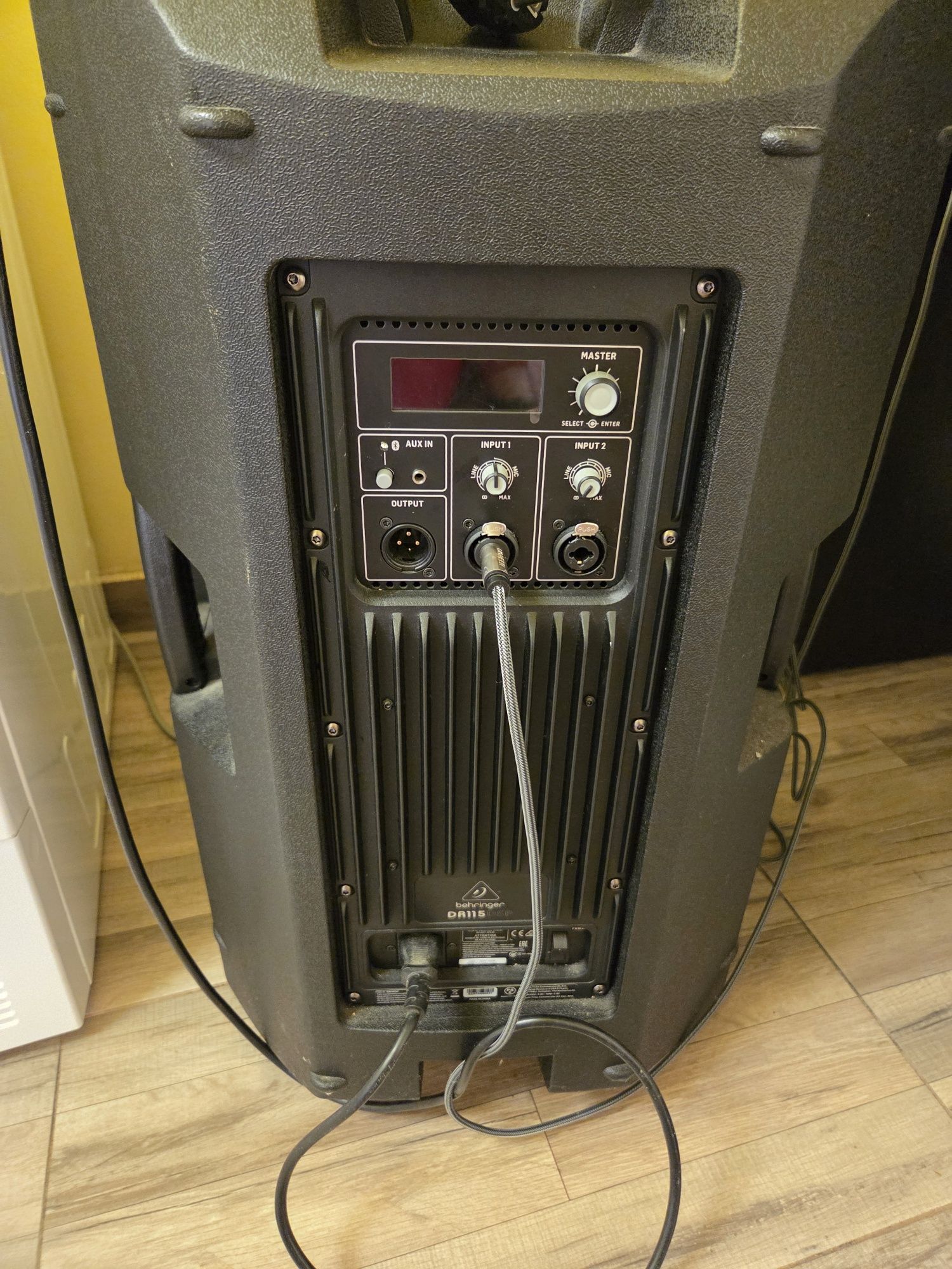 Boxă activa și mixer