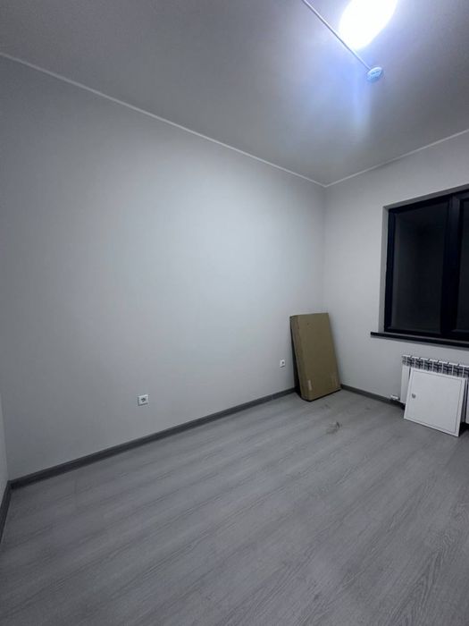 Новостройка 3 этаж 56.3 квадрат с мебелю