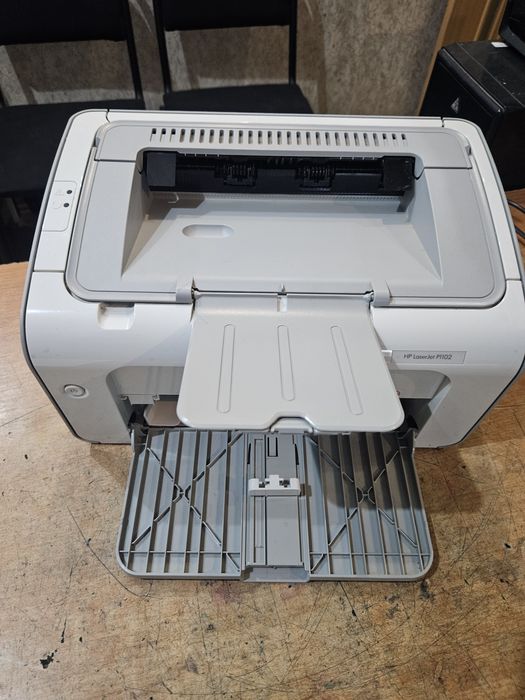 Принтер Hp1102 Черно белый