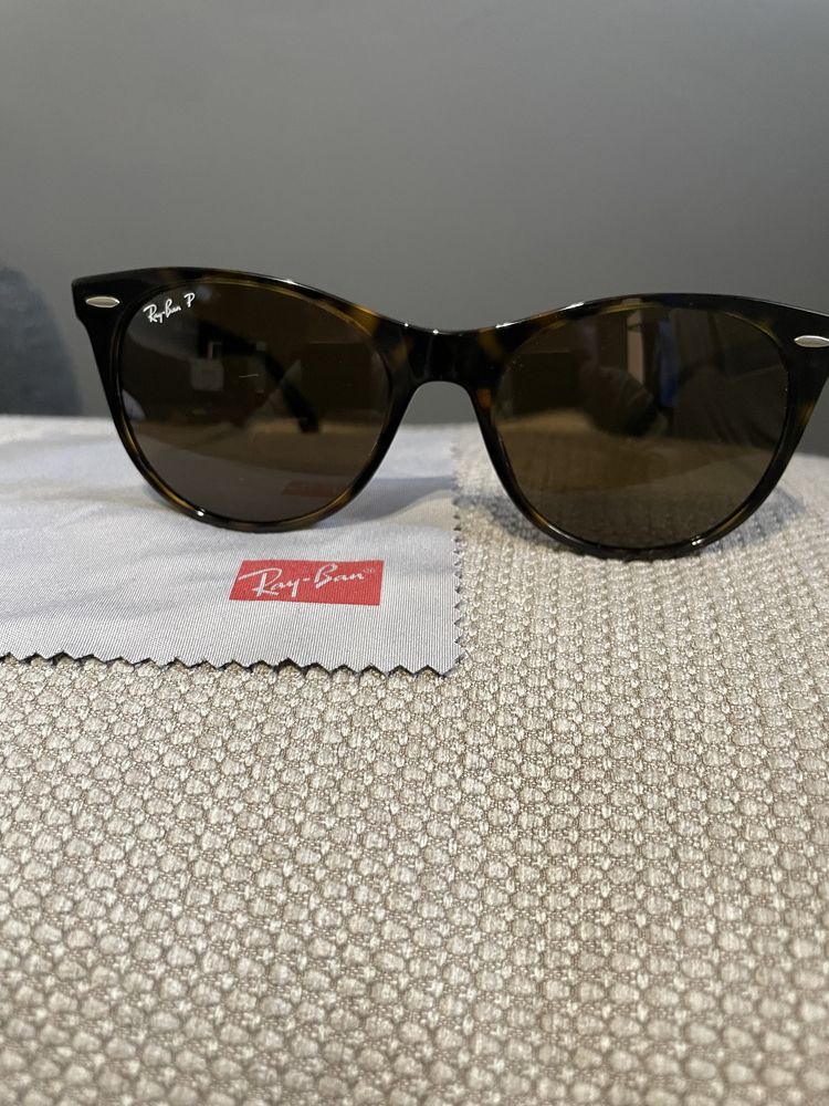 Ray-Ban brown RB2185.