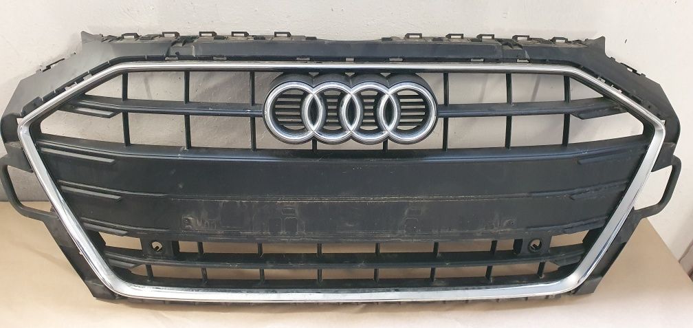 Grilă centrală Audi a4 b9