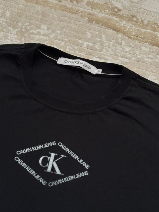 Calvin Klein тениска - M