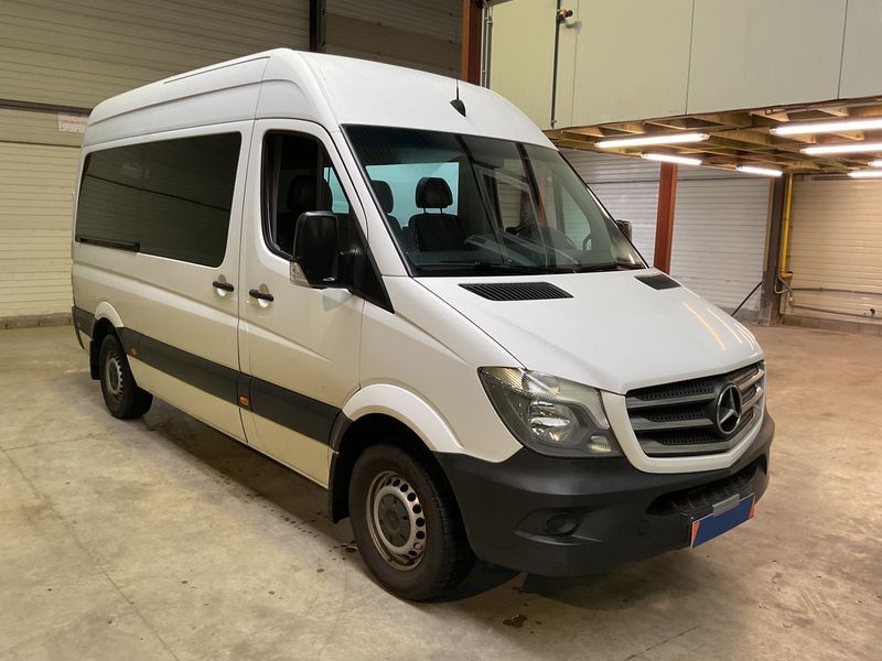 Inchiriere Rent Vito V-Class Sprinter Van microbuz 7+1 Automata 8+1