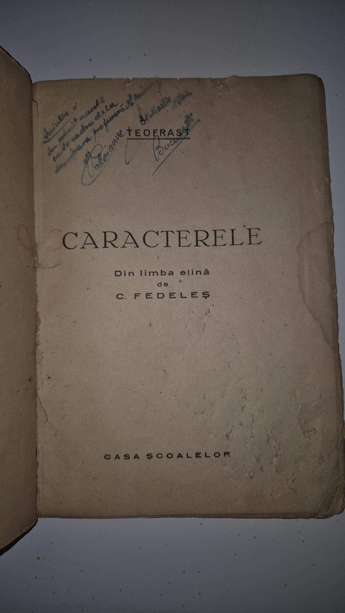 Carte veche românească anii 30 Caracterele
