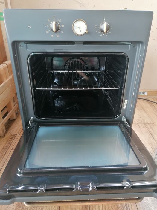 Plita pe gaz si cuptor electric hotpoint retro
