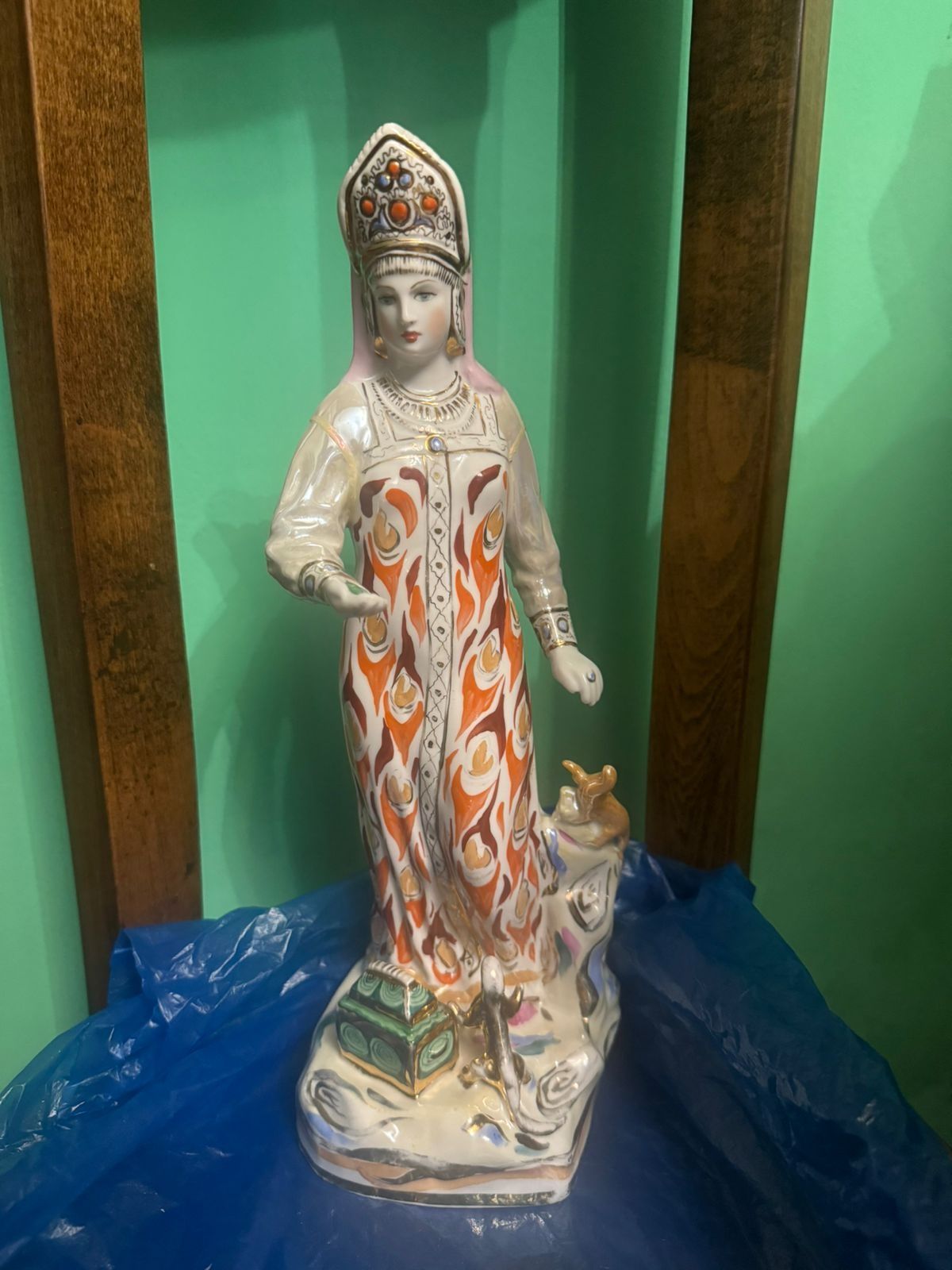 Продам различные сувениры,куплено при Ссср.
