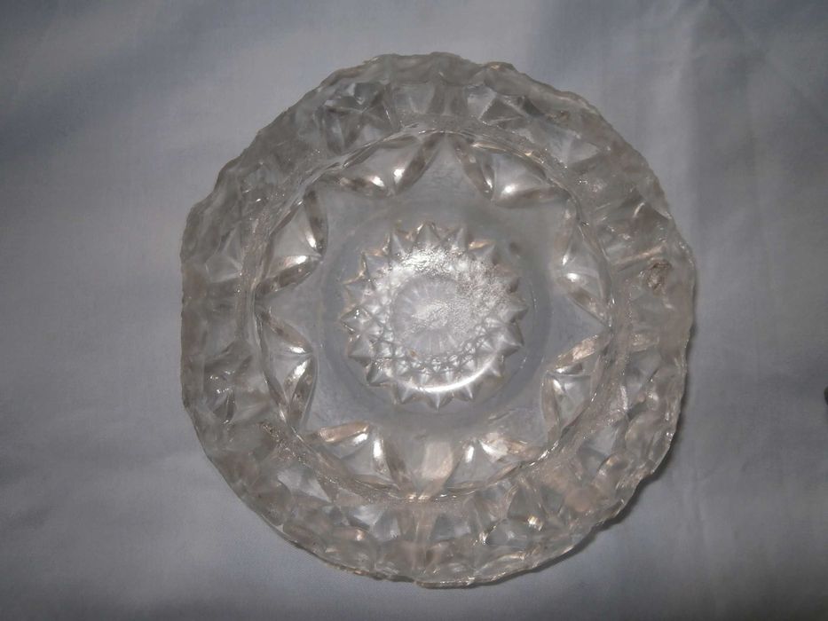 Пепелник качествено стъкло.