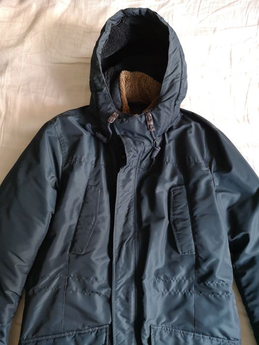 Geaca foarte groasa pt barbati, marca Bershka, mar S, bleumarine