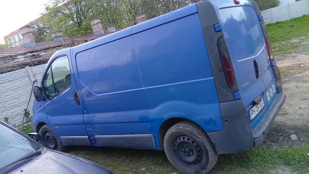 Vând duba Opel vivaro