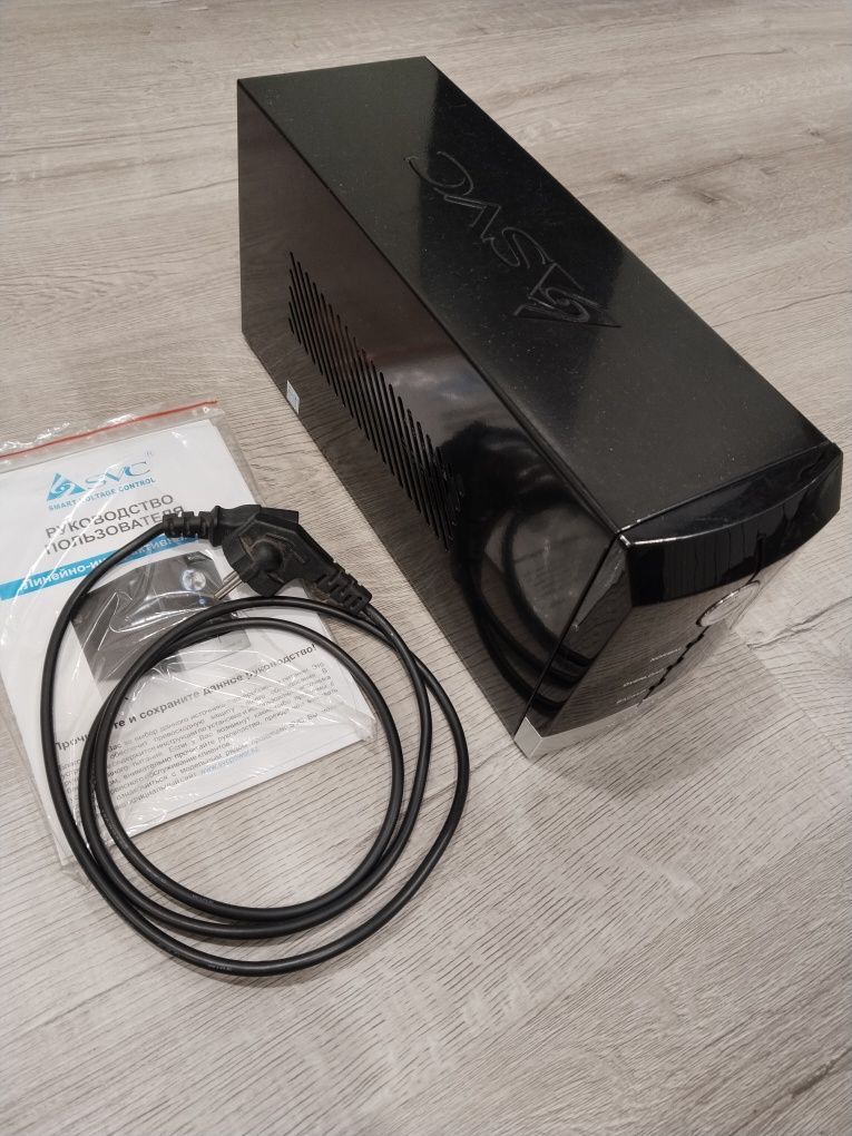 Продается источник бесперебойного питания SVC V-800-F