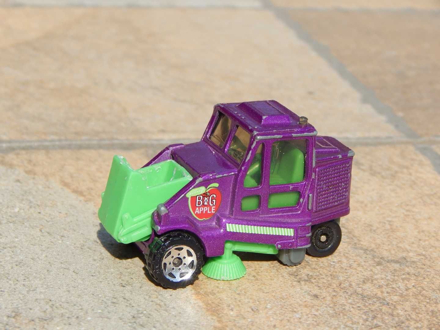 Macheta masina curatare stradala Street Cleaner Matchbox Mattel 1999