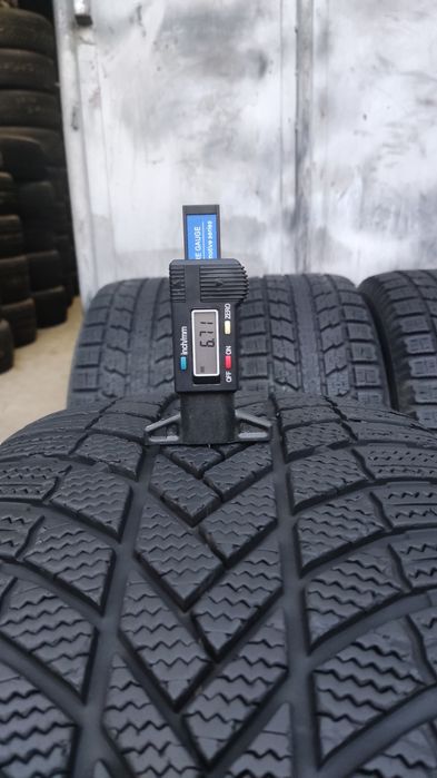 2бр. зимни гуми 275/45/21 Bridgestone Blizzak LM 005
dot22
6.7mm
Добро