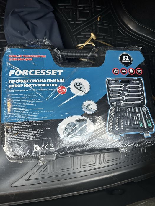 Набор инструментов автомобильный 82 предмета Forcesset