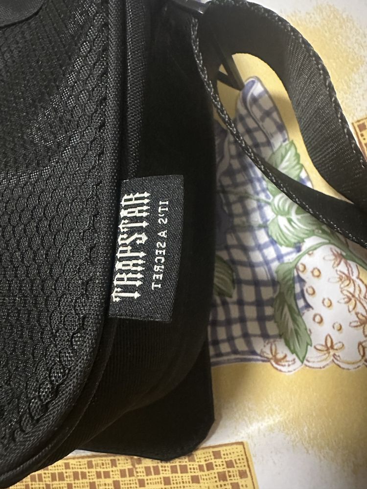 Чанта Trapstar Its a Secret