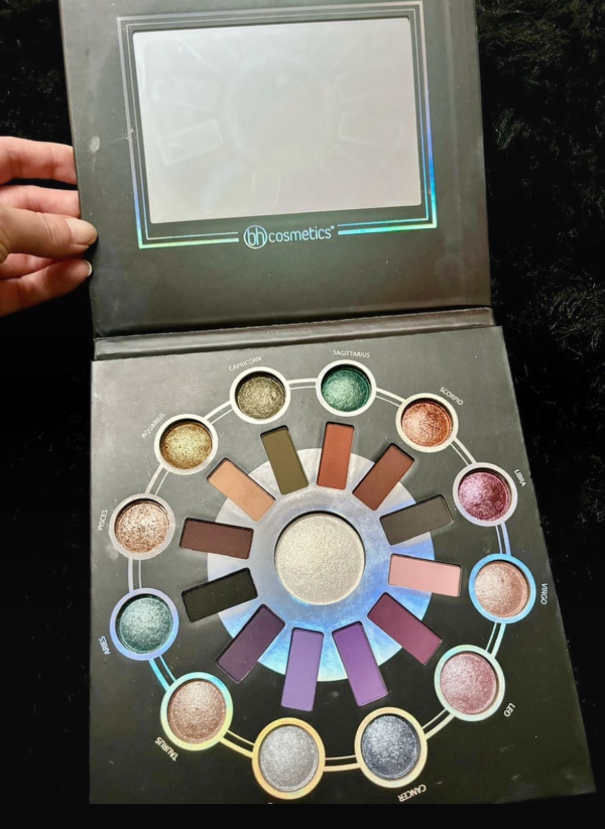 Paleta 25 farduri pleoape + iluminator noua