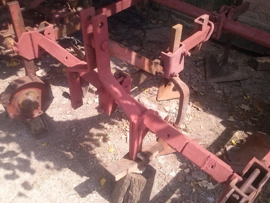 УНЛМ и части, Окопен култиватор и Култиватор за слята обработка