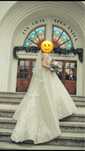 Rochie de mireasa , alb, cu trena, nasturei