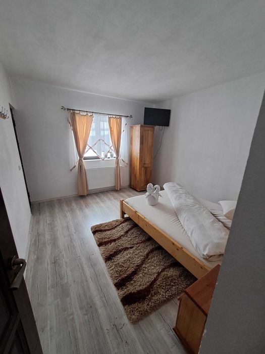 Cabana cu ciubar(11 dormitoare)LIBER CRACIUN