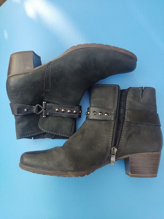 Сапожки женские, кожаные, размер 40.