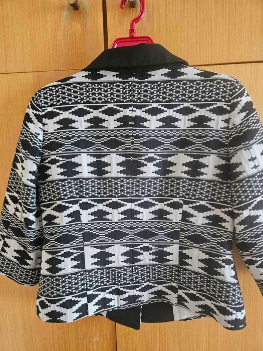 Дамско сако с 3/4 ръкав