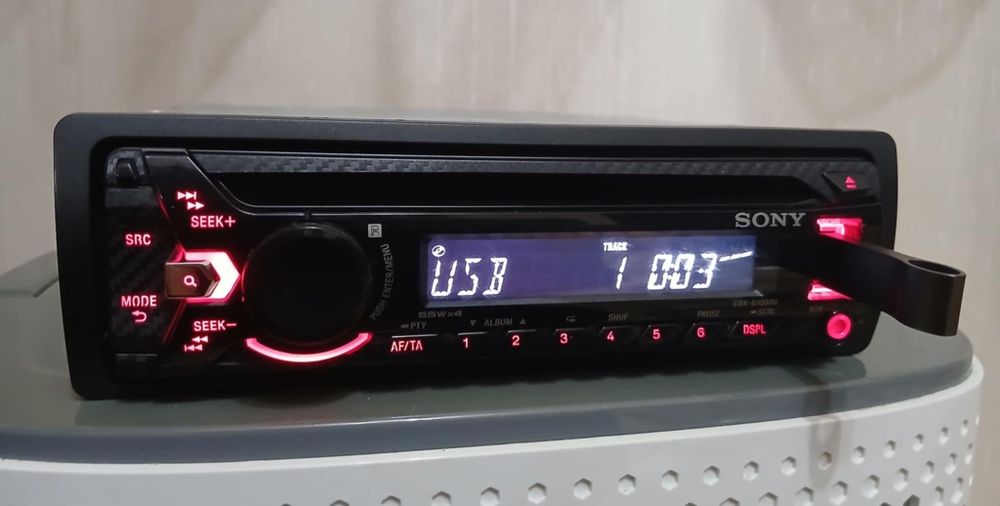 CD USB Sony радио за кола флашка диск аукс 4x50W