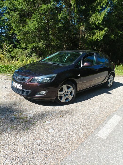 Opel Astra J 2012
