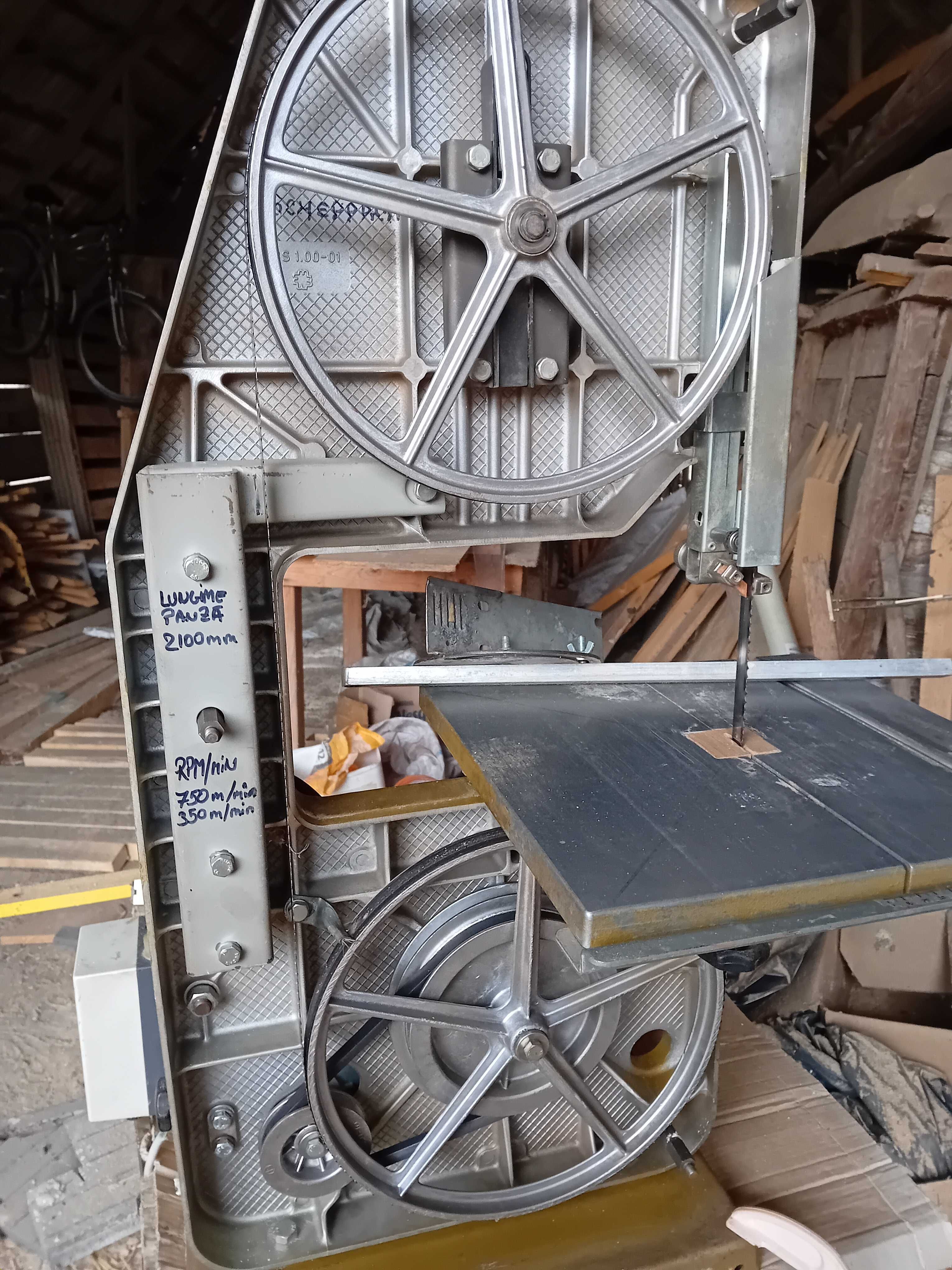Banzic taiere lemn, plastic, PVC, ETC