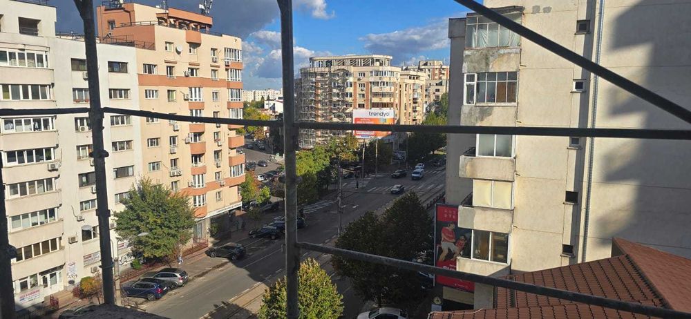 Particular, vand garsonieră spațioasă 42 mp – Calea Călărași