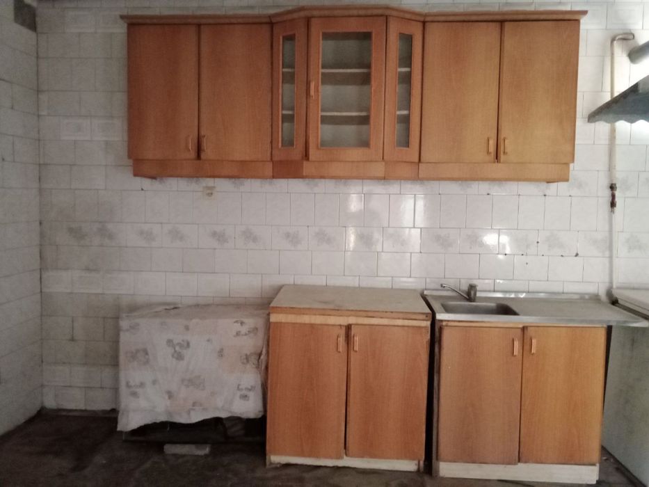 Oshxona mebeli sotiladi xolati oʻrtacha (кухонная горнитур)