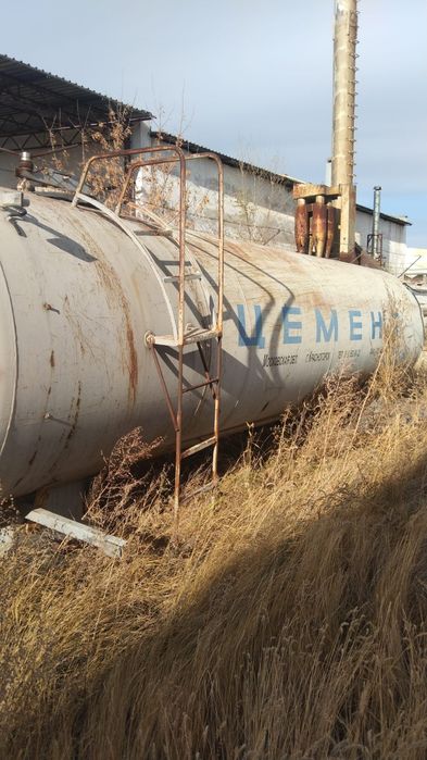 Продам бочка- длина 8м, диаметр 1.80