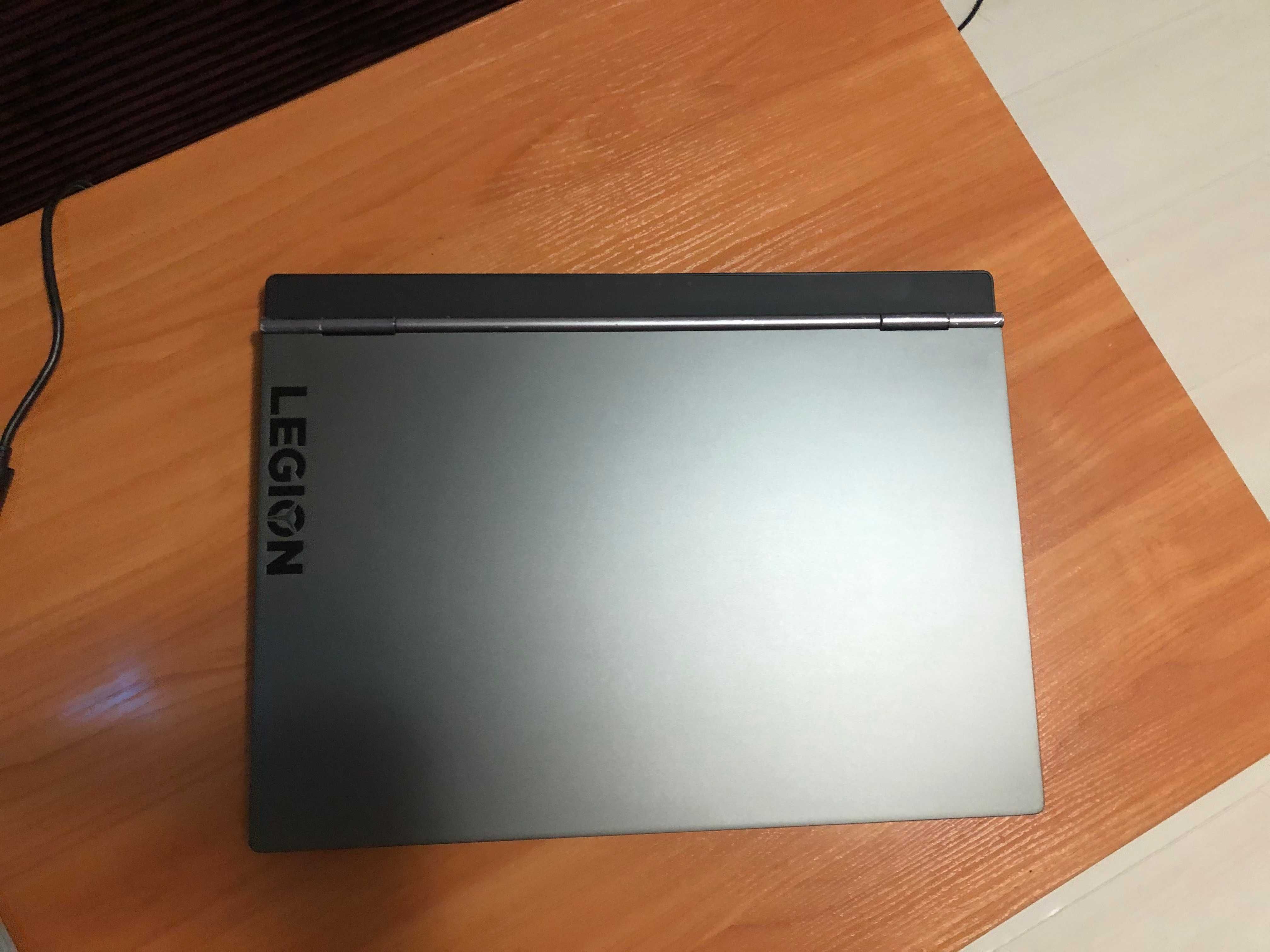 Lenovo Legion Y740 RTX2060 1TB SSD Core i7-8750H 16GB RAM 17in Win 10