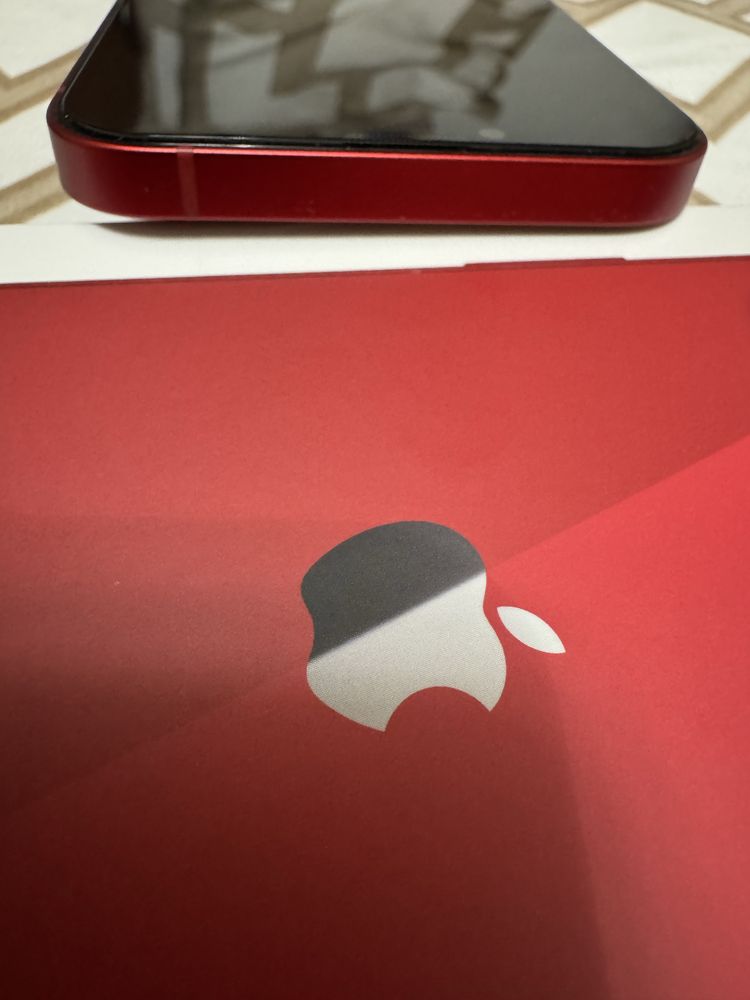 КАТО НОВ iPhone 13 128GB (Product)RED от iStyle 87% батерия
