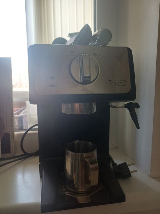 Продам кофеварку Delonghi ECP 31.21  с кофемолкой