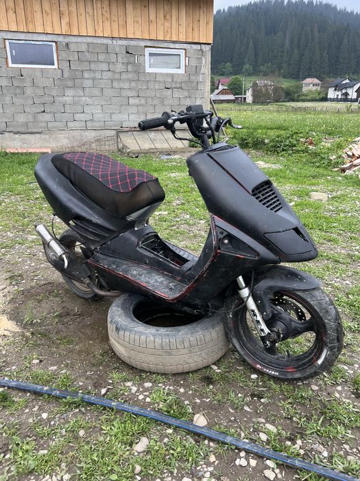 Scuter aprilia sr 80 2 t ,schimb si cu trotinetă!