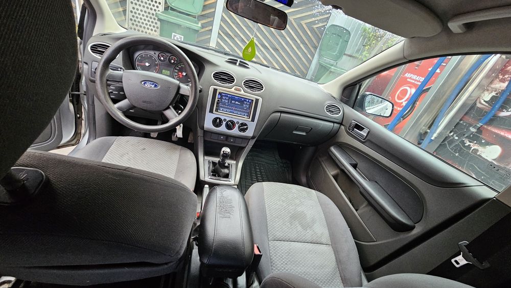 Ford Focus 2  1.6 benzina