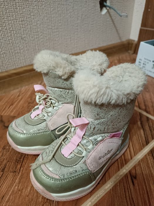 Обувь детская сапоги и кроссовки девчачие