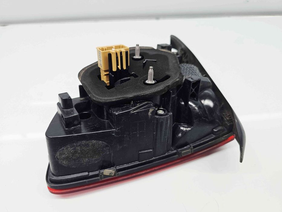 Stop haion stanga Volkswagen Passat B8 (3G2) [Fabr 2015-prezent] OEM