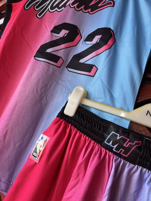 Compleu baschet - Miami Heat - Butler 22