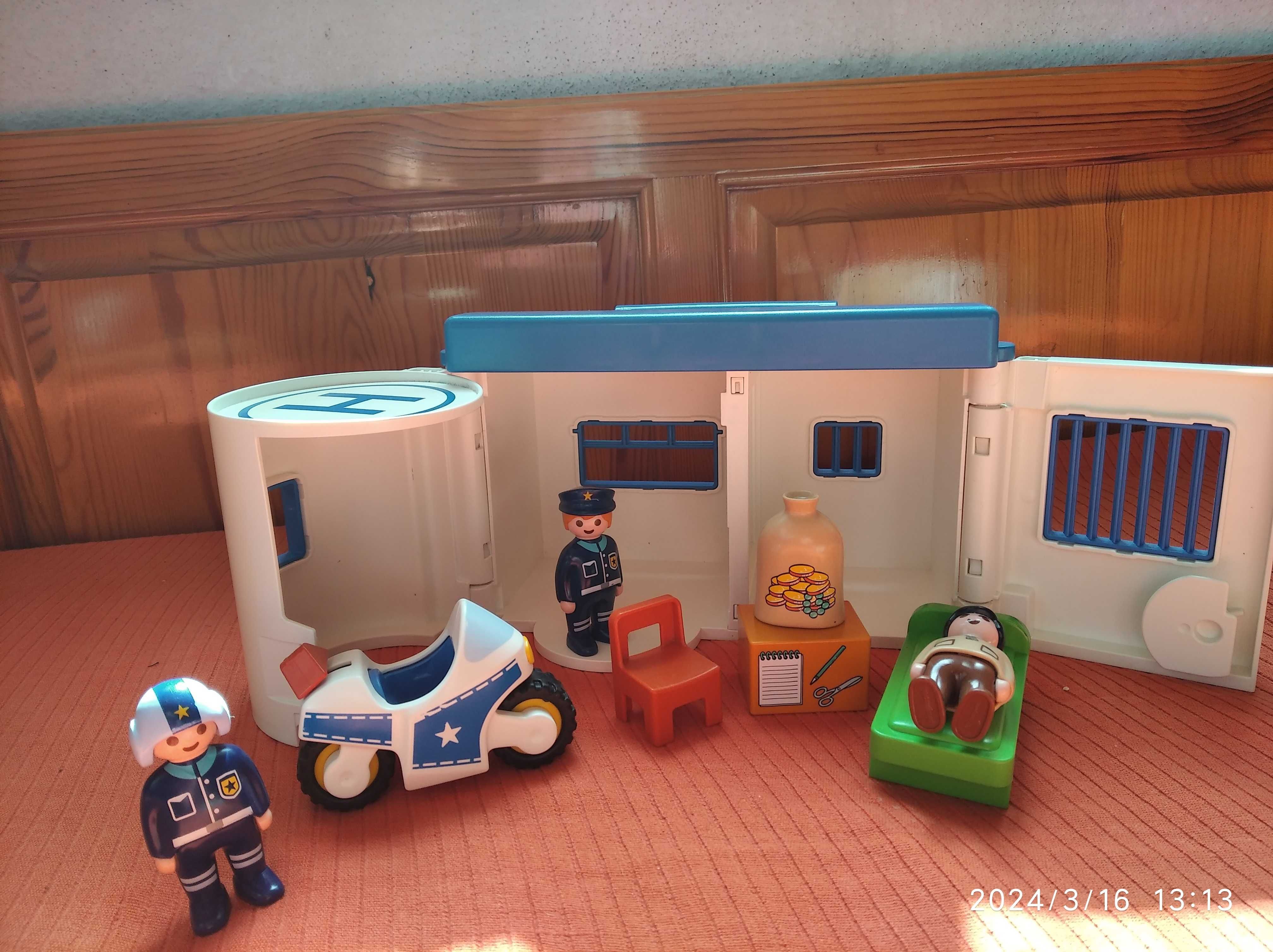 Намалявам Playmobil къща с полицаи и затворник