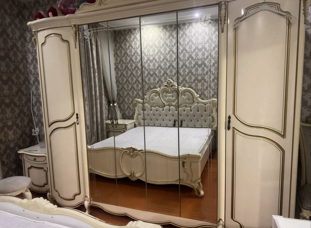 Продам Шкаф 6 дверный
