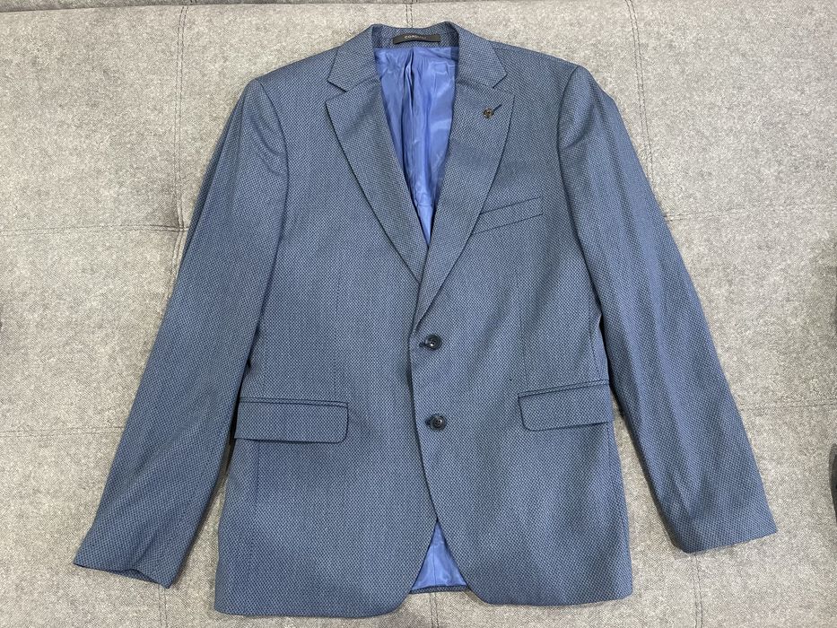 Мужской костюм тройка