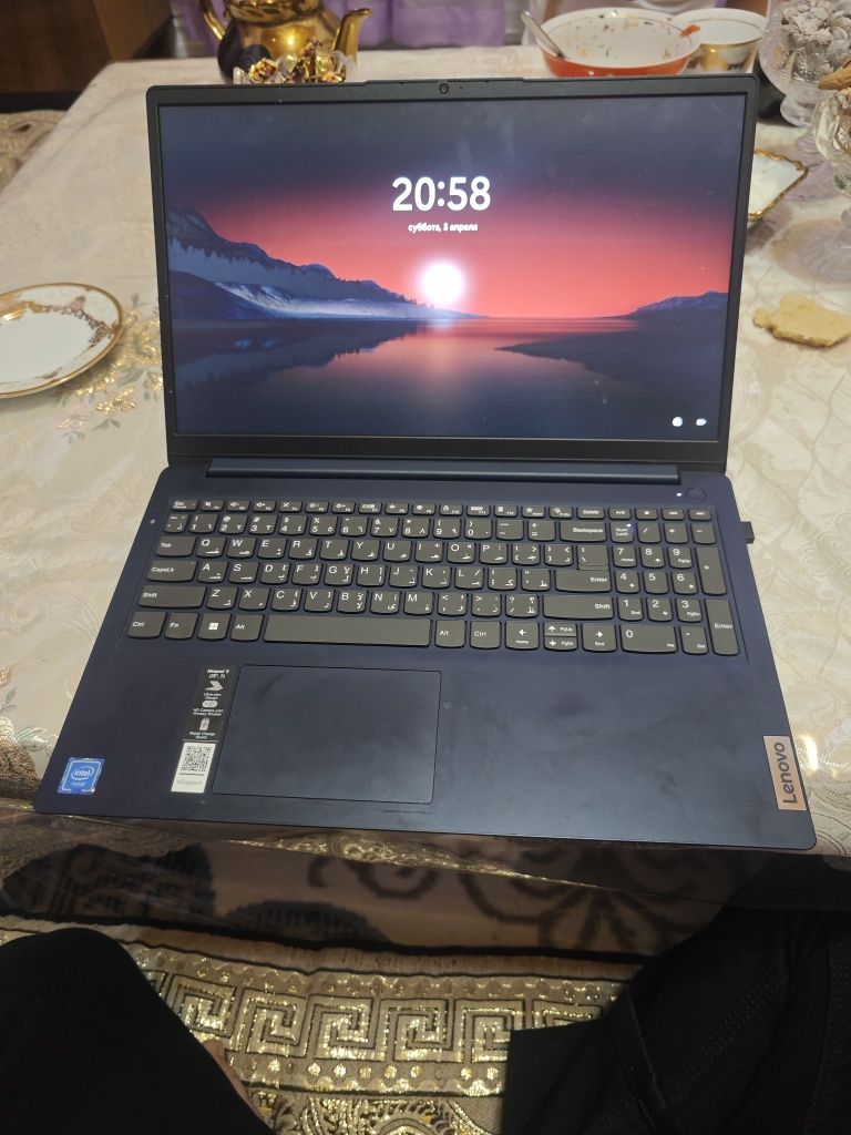Noutbuk Lenovo IdeaPad1 256Gb ssd 8Gb ozu