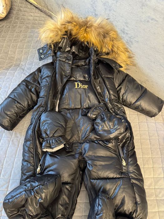 Продам новый зимний детский комбинезон