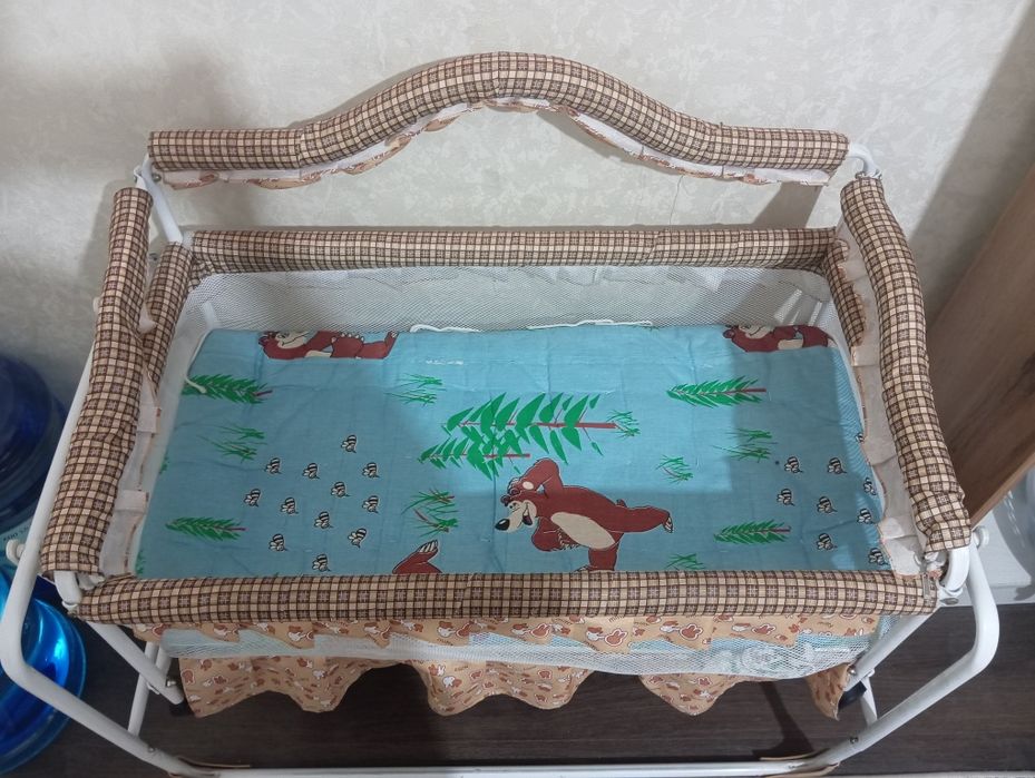 Detskiy krovat tepasida soyabonchasi ham bor